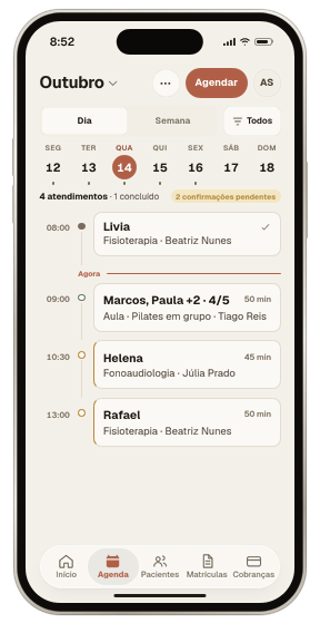 A agenda de hoje no app do eClin: Livia concluída, a turma de Pilates das 09:00 e quem falta confirmar